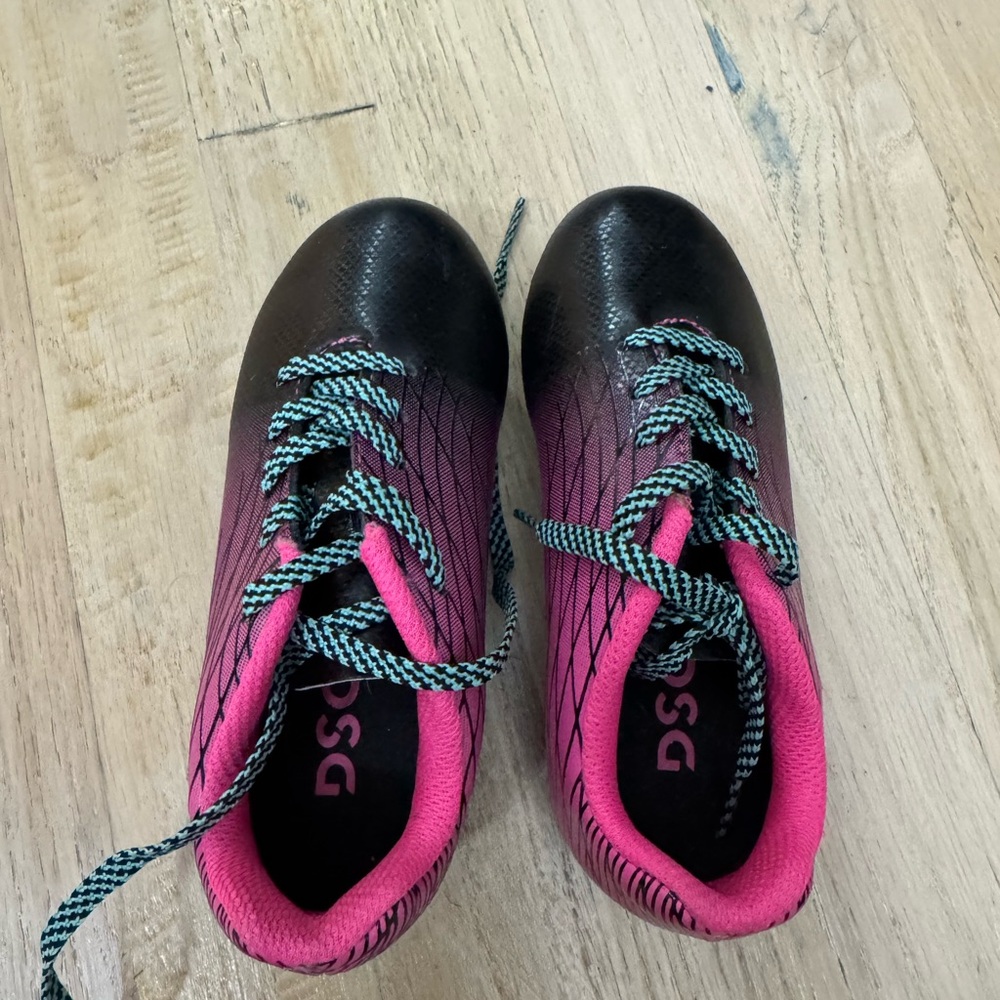 Girls soccer cleats -size 10